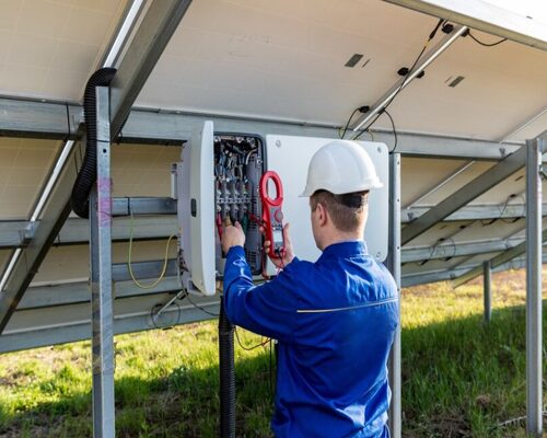 How to Wire Solar Panels to Breaker Box Off Grid? 14 Easy Steps
